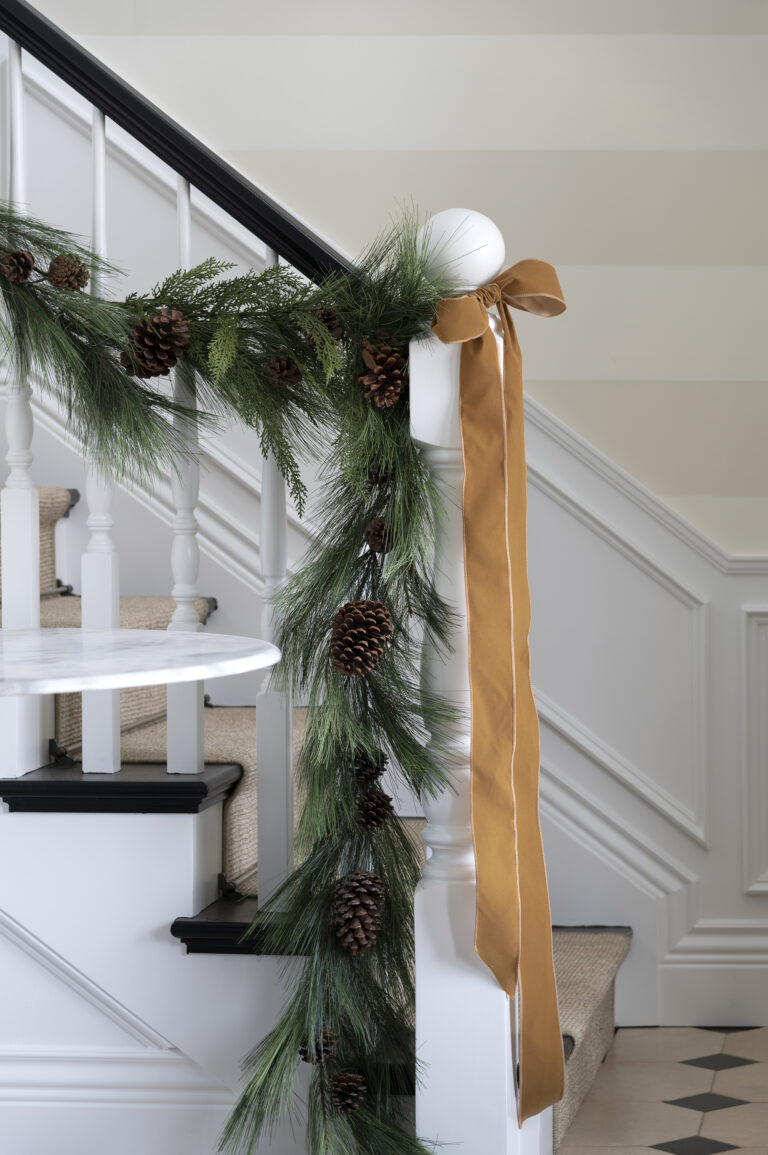 Christmas Tour: Styling the Entryway for the Holidays - roomfortuesday.com