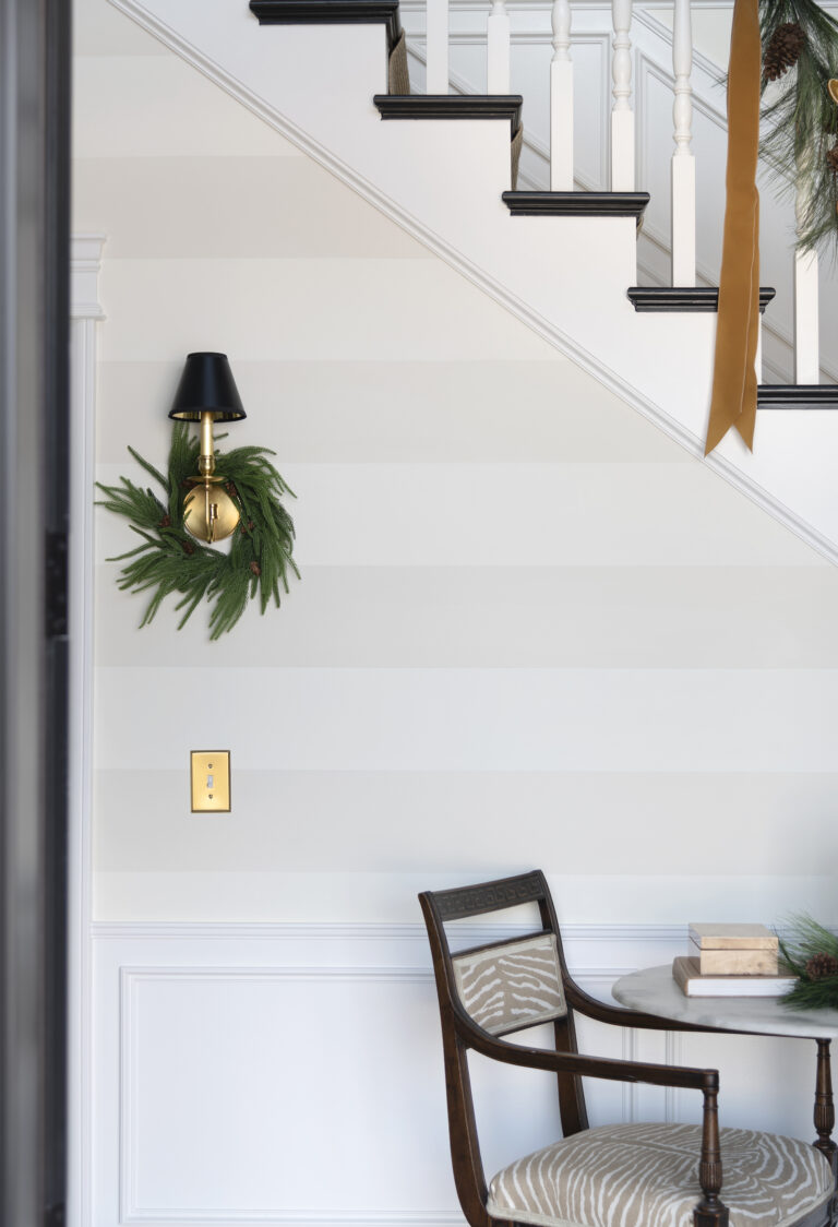 Christmas Tour: Styling the Entryway for the Holidays - roomfortuesday.com