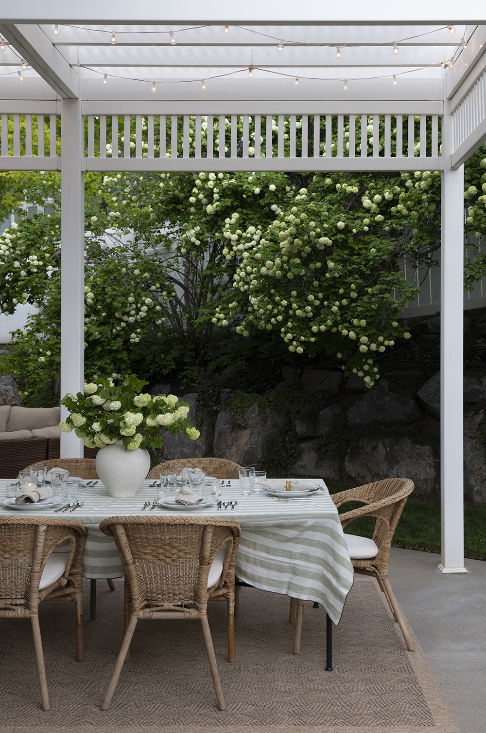 Al Fresco Summer Tablescape - roomfortuesday.com