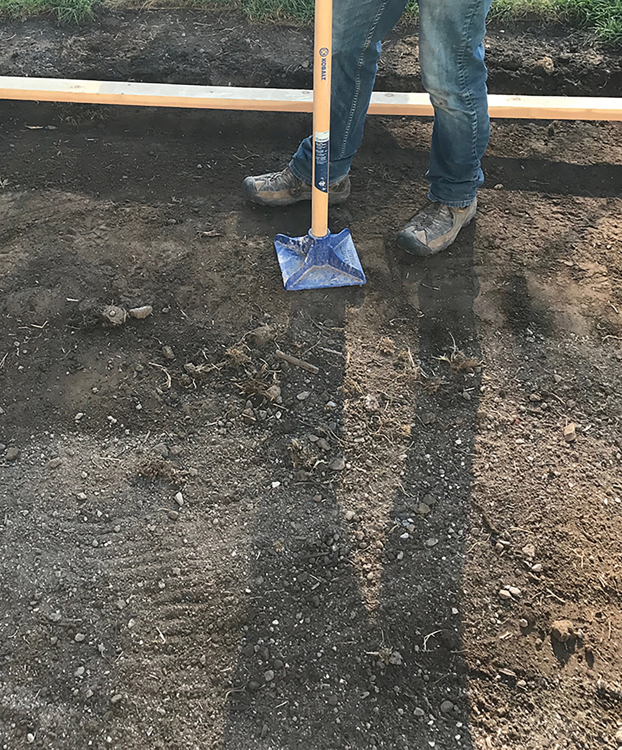 How to Build a Custom Outdoor Sofa - roomfortuesday.com