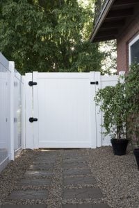 3 Day Project : Transforming Our Side Yard - roomfortuesday.com